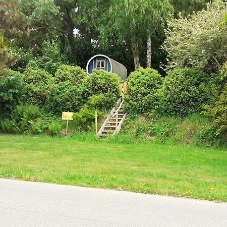 Retraite Rustique En Bordure De Foret A La Campagne Hotel Belle-Isle-en-Terre Luaran gambar