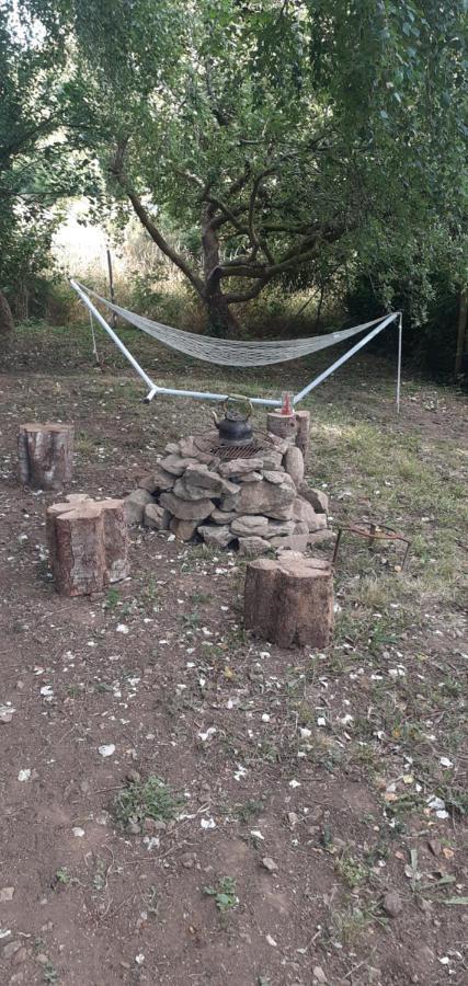 Retraite Rustique En Bordure De Foret A La Campagne Hotel Belle-Isle-en-Terre Luaran gambar