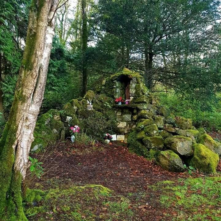 Retraite Rustique En Bordure De Foret A La Campagne Hotel Belle-Isle-en-Terre Luaran gambar